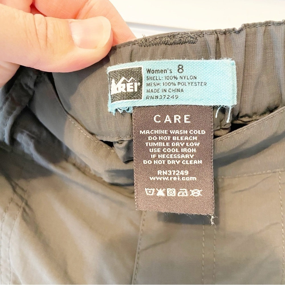 Rei | Women’s Gray Convertible Hiking Outdoor Pants Size 8 - Picture 3 of 11